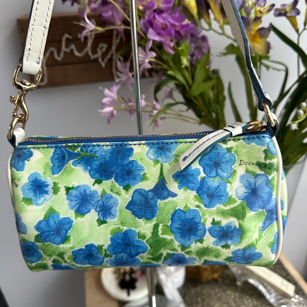 NWOT Dooney & Bourke rare vintage pristine condition mini floral barrel bag - Picture 7 of 12